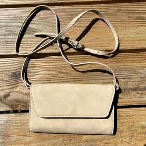 Universal Thread tan crossbody purse